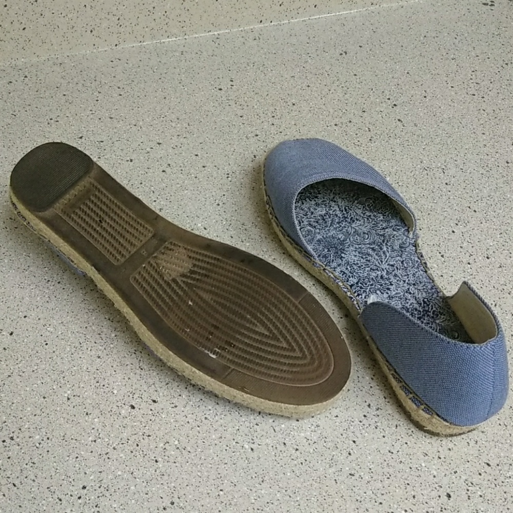 Shoes - Picture 4 of 4